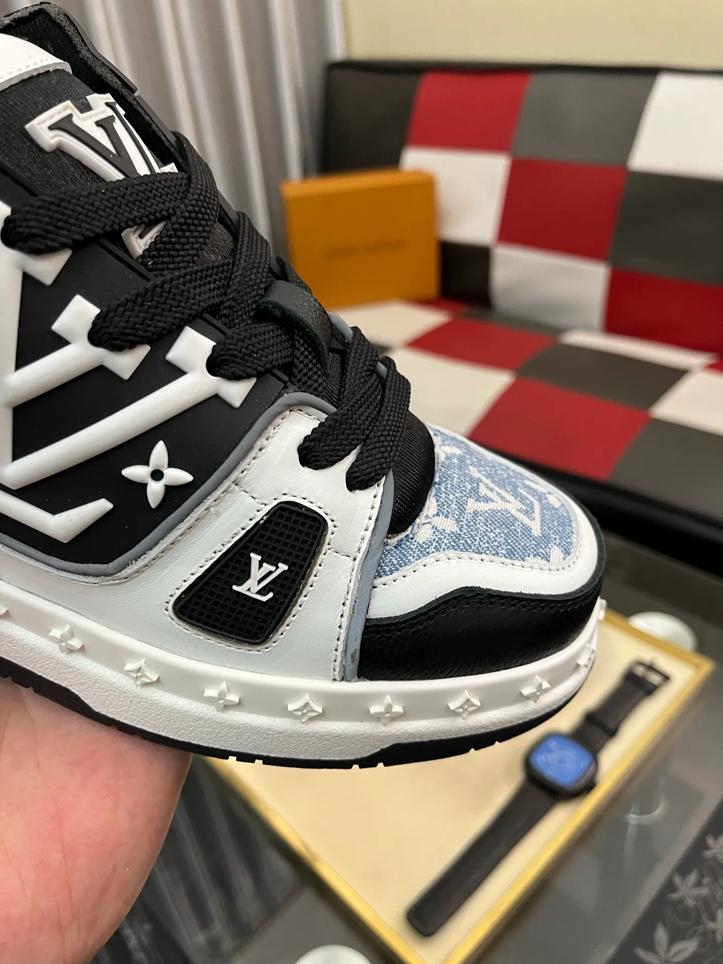 Men's men's shoes 💰620⌚️⌚️ Comes with full packaging "Loui* Vuitto*" LV's new Gaobang sports and casual shoes. Imported first-layer cowhide ➕ Imported sheepskin lining is high-end and comfortable, and the original outsole is light and wear-resistant! Purely handmade, details determine quality! Size 38-442️⃣Colors available